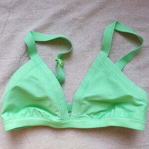 Lululemon Women 4 Surf To Sand Booster Top in Dragonfly